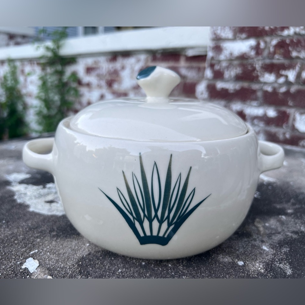 Winfield Royal Coronation Casserole Dish Pot w Lid 6.5" Diameter Made In USA